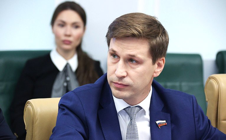 Иван Новиков