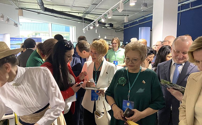 Сенаторы приняли участие в работе X Международного конгресса «Санаторно-курортное лечение» на выставке «Россия» на ВДНХ