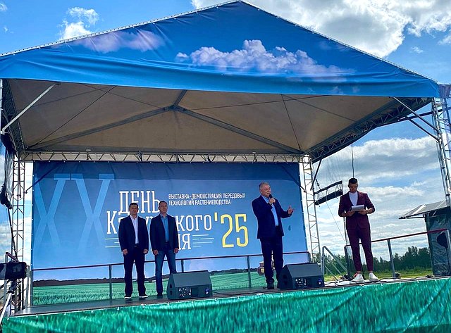 Анатолий Артамонов принял участие в мероприятиях Дня Калужского поля