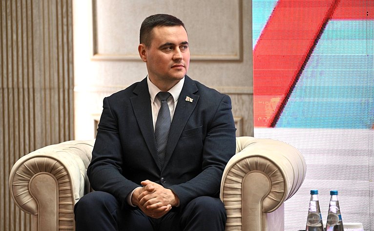 Диалоговая площадка участников проекта «Поезд Памяти» с председателем Совета Республики Нацсобрания Республики Беларусь Натальей Кочановой и заместителем Председателя Совета Федерации, председателем российского организационного комитета проекта Константин