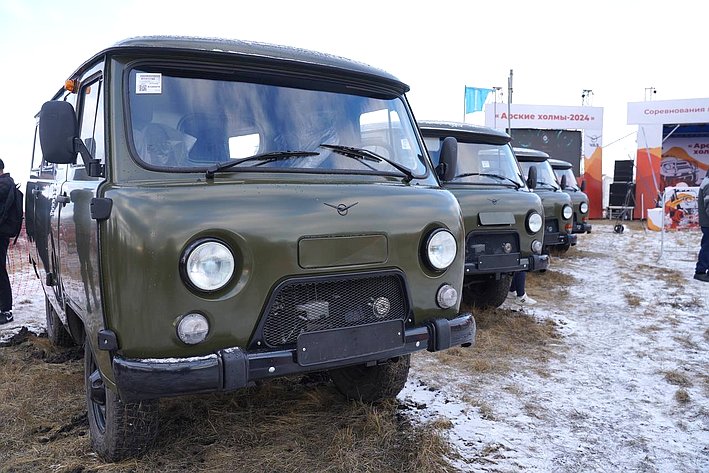 Соревнования по автокроссу в селе Арское прошли при участии сенатора Айрата Гибатдинова и главы региона Алексея Русских