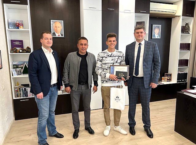 Айрат Гибатдинов встретился в Ульяновске с победителем Всероссийской акции «Расул Гамзатов глазами детей»