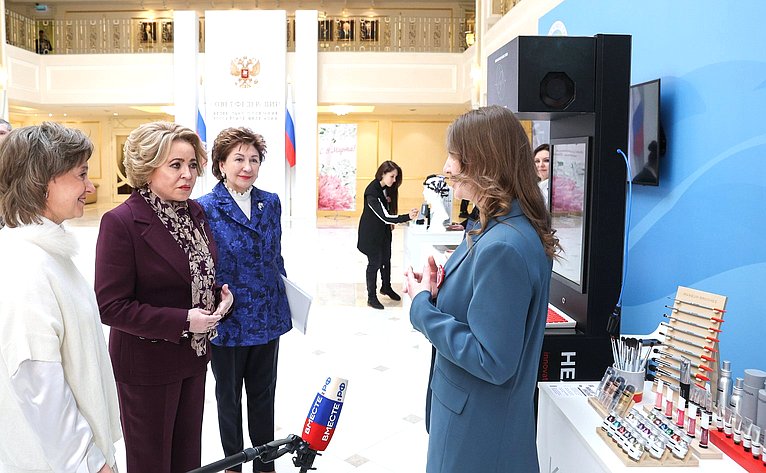 Валентина Матвиенко открыла в Совете Федерации выставку «Женская кооперация в международной торговле»