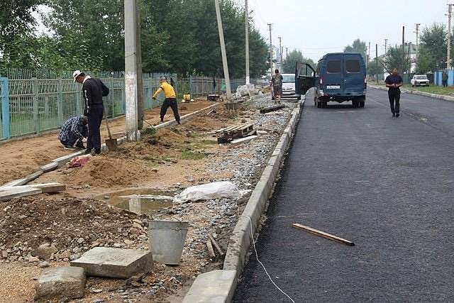 Баир Жамсуев вместе с Буянто Батомункуевым проверил строительные и ремонтные площадки Агинского округа