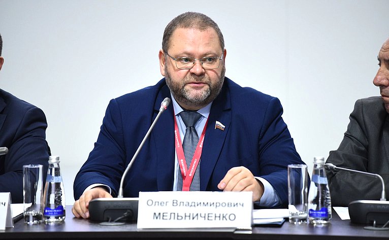 Олег Мельниченко