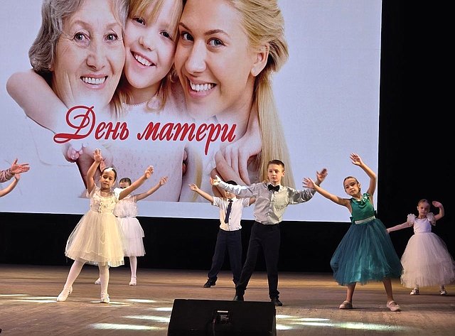 Ольга Бас приняла участие в торжественном мероприятии в ЛНР, приуроченном ко Дню матери