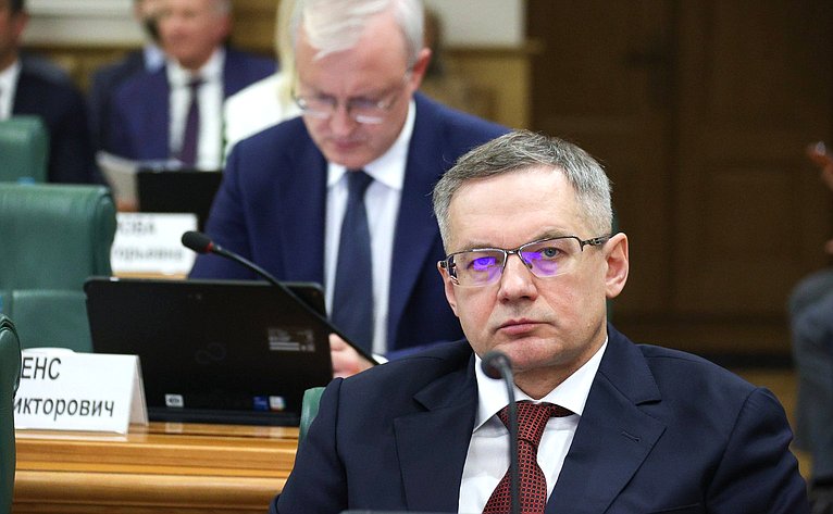 Парламентские слушания на тему «Вопросы управления комплексами индивидуальных жилых домов»