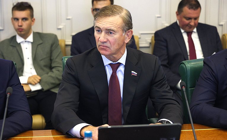Александр Брыксин