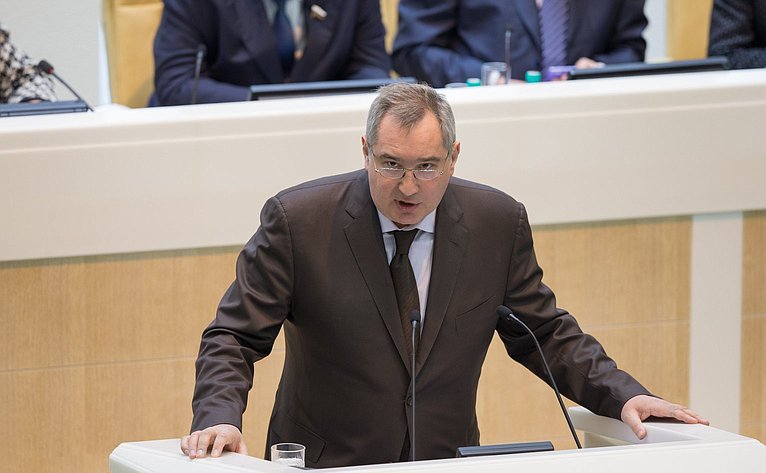 Д. Рогозин на 387-м заседании СФ