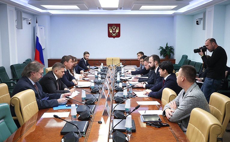 Круглый стол Комитета Совета Федерации по экономической политике «Деятельность акционерного общества «Российский экспортный центр» по развитию торгово-экономического партнерства России и Китая»