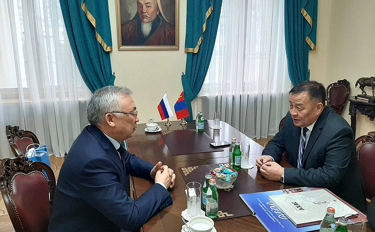 Баир Жамсуев провел рабочую встречу с Чрезвычайным и Полномочным Послом Монголии в Российской Федерации Дуламсуренгийн Даваа