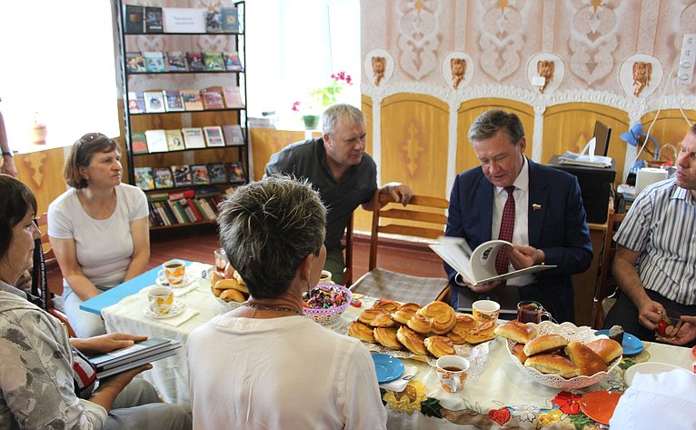 Сергей Рябухин в ходе работы в регионе посетил Вешкаймский район