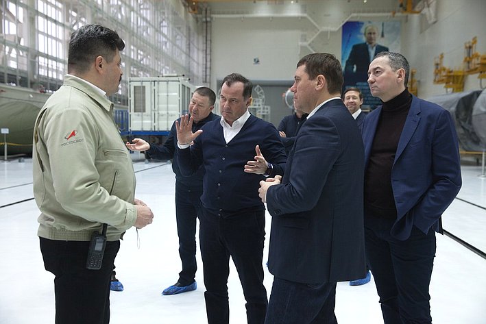 Делегация Совета Федерации во главе с председателем Комитета СФ по экономической политике Андреем Кутеповым, которая находится в Амурской области, посетила космодром Восточный