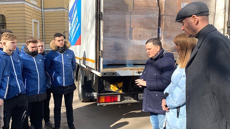 Сергей Перминов принял участие в отправке шестой по счету, 10-тонной партии гуманитарной помощи из региона для жителей ДНР и ЛНР