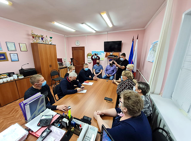 Денис Гусев в раках рабочей поездки в регион посетил село Тельвиска Заполярного района
