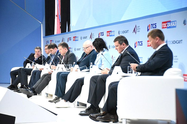 Заместитель Председателя Совета Федерации Николай Журавлев принял участие в XVIII Всероссийском Форуме-выставке «Госзаказ»