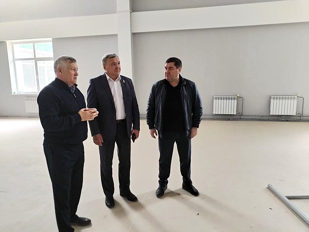 Сергей Михайлов совместно с депутатом регионального парламента Сергеем Корольковым посетили «Центр развития ребенка – детский сад № 22» в Чите