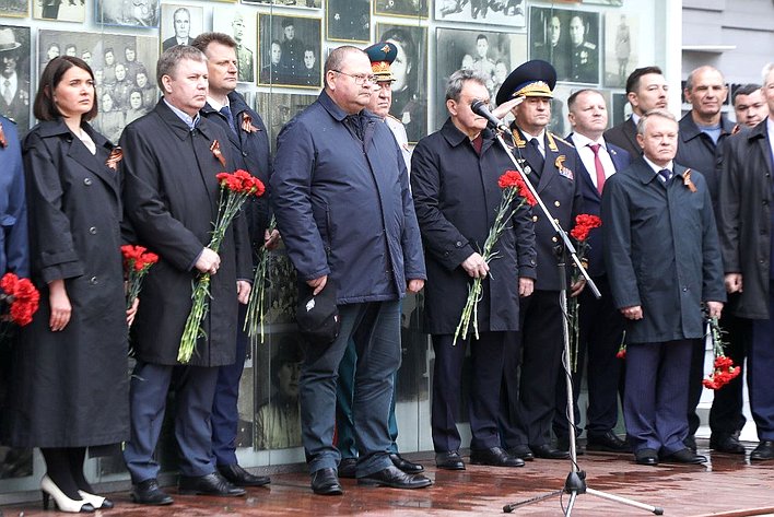 Юлия Лазуткина приняла участие в торжественной церемонии закладки первого камня в основание мемориала «Часовые памяти» в сквере «Пионерский» г. Пензы