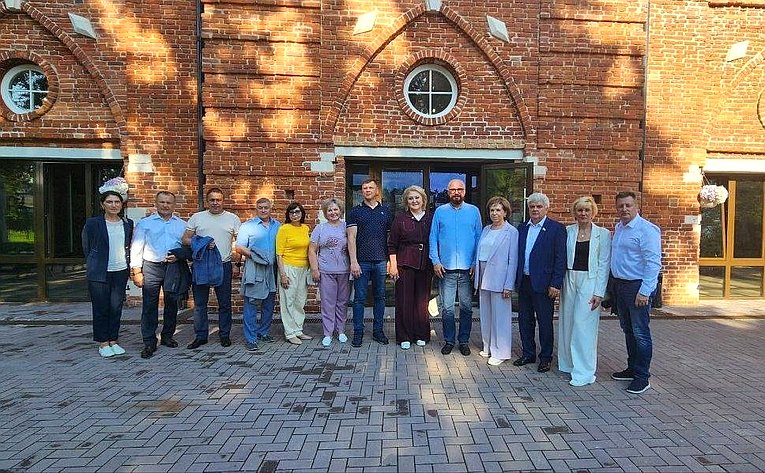 Комитет СФ по науке, образованию и культуре провел совещание в подмосковной Усадьбе Гребнево