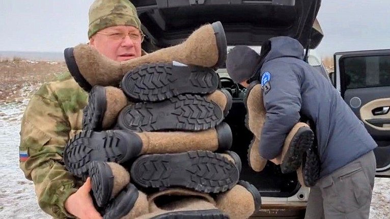 Андрей Хапочкин вместе с группой молодогвардейцев доставил необходимые вещи для участников специальной военной операции