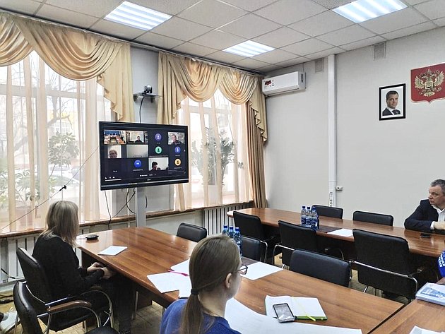 Сергей Михайлов провел совещание с главами муниципальных образований региона по вопросу реализации федеральной программы капитального ремонта школ в Забайкалье