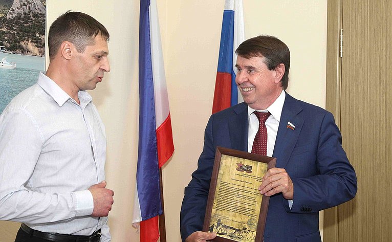 Сергей Цеков провел в регионе встречу с членами Союза писателей и представителями СМИ