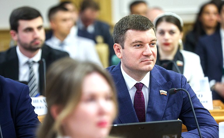 Заседание Палаты молодых законодателей при Совете Федерации