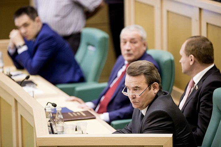 Рафаил Зинуров на 358 заседании Совета Федерации