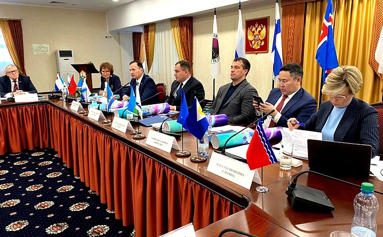 Эдуард Исаков принял участие в XIV генеральной ассамблее Международной организации северных регионов «Северный форум»