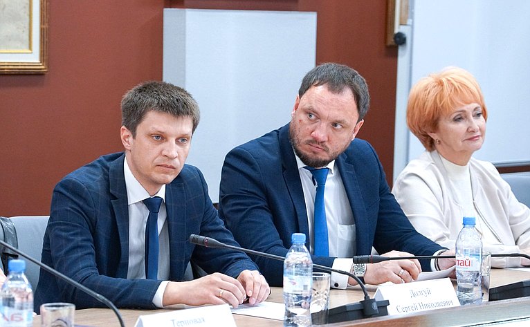 Сенаторы посетили Алтайский филиал РАНХиГС