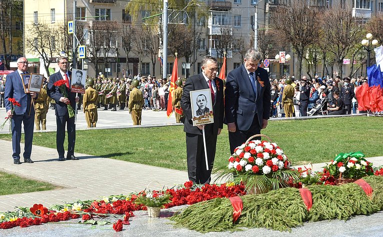 Константин Косачев в Йошкар-Оле принял участие в мероприятиях, посвященных празднованию 77-й годовщины Победы в Великой Отечественной войне