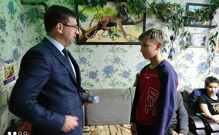 Николай Владимиров принял участие в федеральной акции «Ёлка желаний»