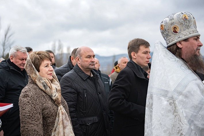 Екатерина Алтабаева приняла участие в Божественной литургии, которую провел Митрополит Симферопольский и Крымский Тихон