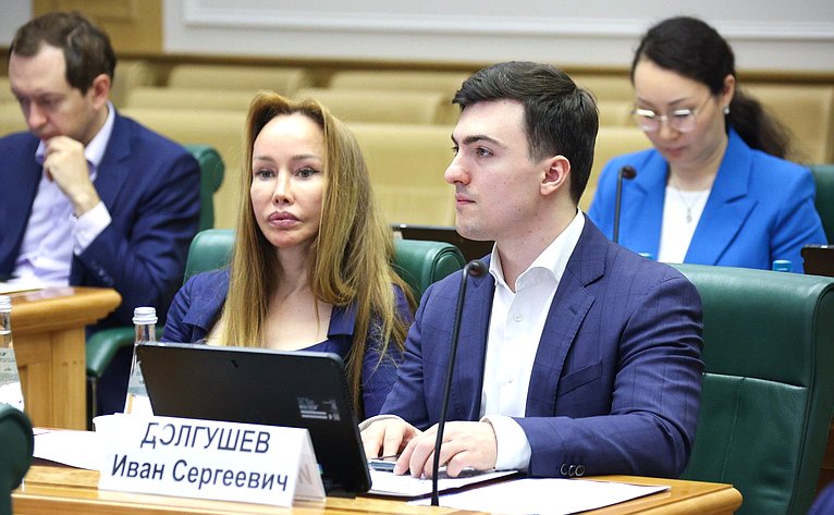 Совещание Комитета Совета Федерации по федеративному устройству, региональной политике, МСУ и делам Северана тему «Газификация и ее производные: газохимия и нефтехимия как драйвер роста экономики Дальневосточного федерального округа»