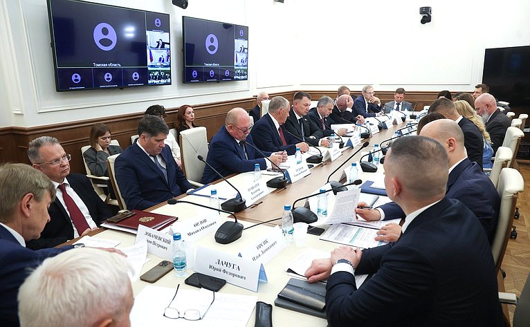 Совещание Комитета СФ по аграрно-продовольственной политике и природопользованию «Кадровое обеспечение в АПК с применением цифровых технологий, робототехники и технологий искусственного интеллекта»