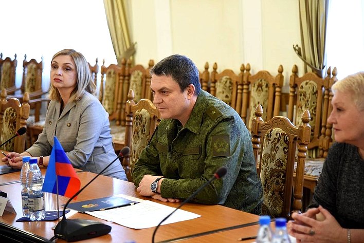 Рабочая встреча Айрата Гибатдинова с главой ЛНР Леонидом Пасечником