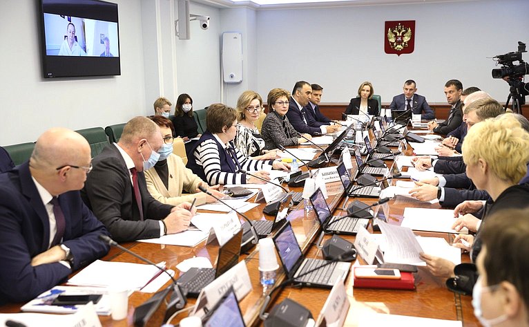 Расширенное заседание Комитета СФ по социальной политике с участием Министра спорта РФ