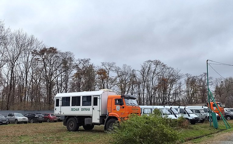 Людмила Талабаева в рамках региональной недели посетила Приморскую базу авиационной, наземной охраны и защиты лесов»