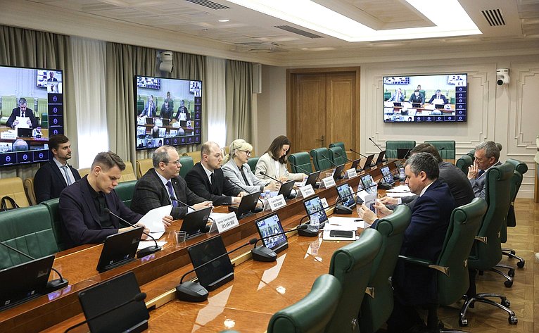 Круглый стол Комитета Совета Федерации по экономической политике на тему «О мерах государственной поддержки создания и модернизации высокопроизводительных рабочих мест»