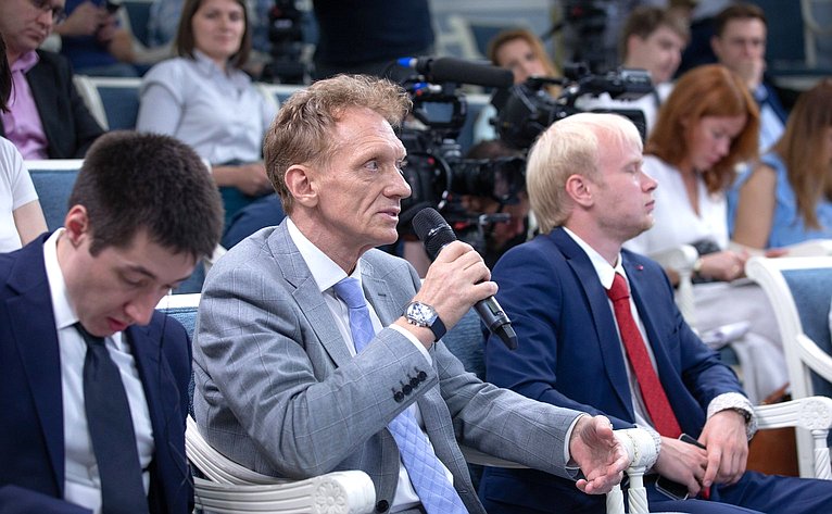 Пресс-конференция Председателя СФ В. Матвиенко по итогам весенней сессии