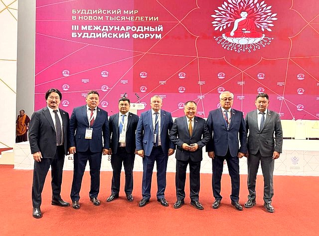 Баир Жамсуев принял участие в III международном буддийском форуме в Калмыкии