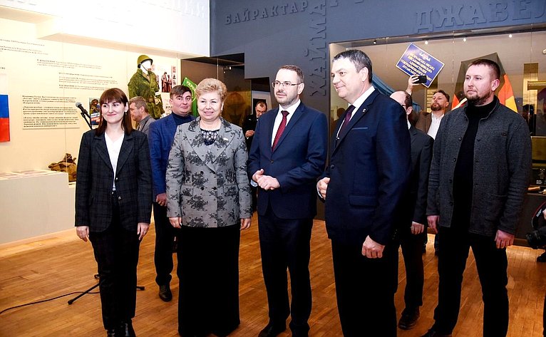 Ольга Бас в ходе поездки в регион приняла участие в открытии обновленного зала новейшей истории в Луганском краеведческом музее