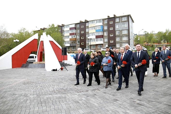 Церемония возложения цветов и венков состоялась в Парке Победы Петропавловска-Камчатского