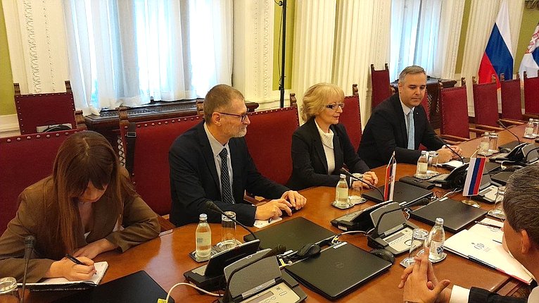Елена Афанасьева встретилась с сербскими парламентариями в Народной скупщине Республики Сербии