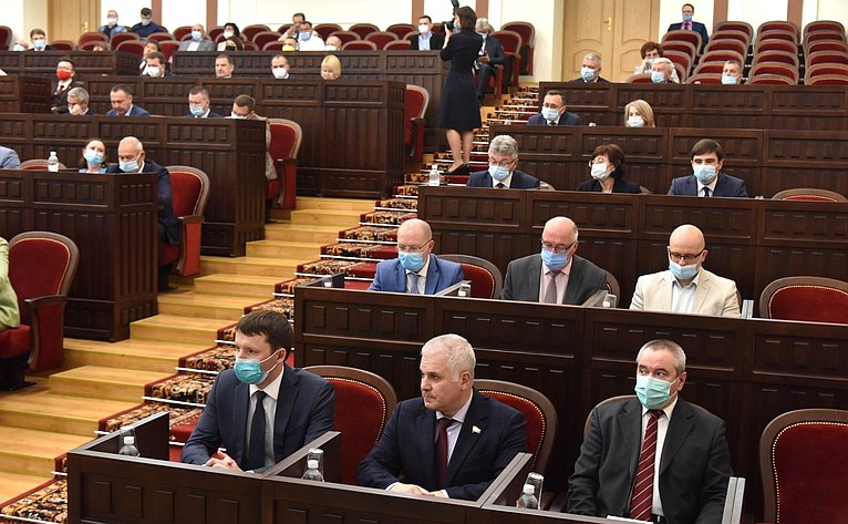 Сергей Мартынов принял участие в работе сессии республиканского парламента