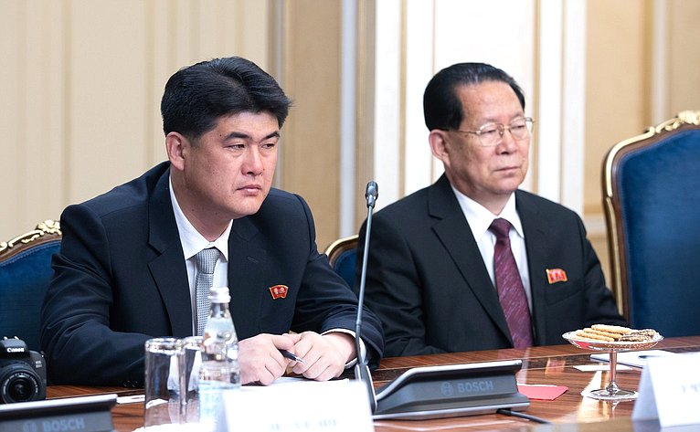 Встреча сенаторов с заместителем Председателя Верховного народного собрания Корейской Народно-Демократической Республики Пак Чхол Мином