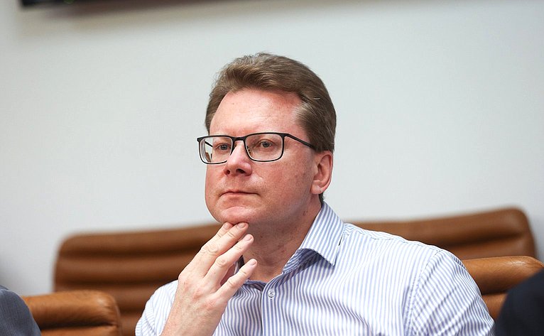 Совещание Комитета СФ по Регламенту и организации парламентской деятельности совместно с Комиссией СФ по мониторингу законодательства РФ
 в сфере государственного контроля (надзора) и муниципального контроля в РФ