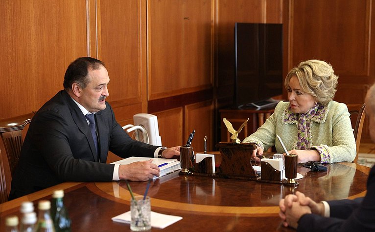 Валентина Матвиенко провела встречу с главой Республики Дагестан Сергеем Меликовым