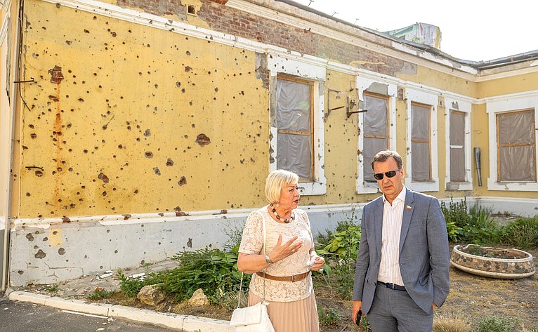 Андрей Яцкин в рамках поездки в Ростовскую область осмотрел социально значимые объекты в Таганроге и провел прием граждан