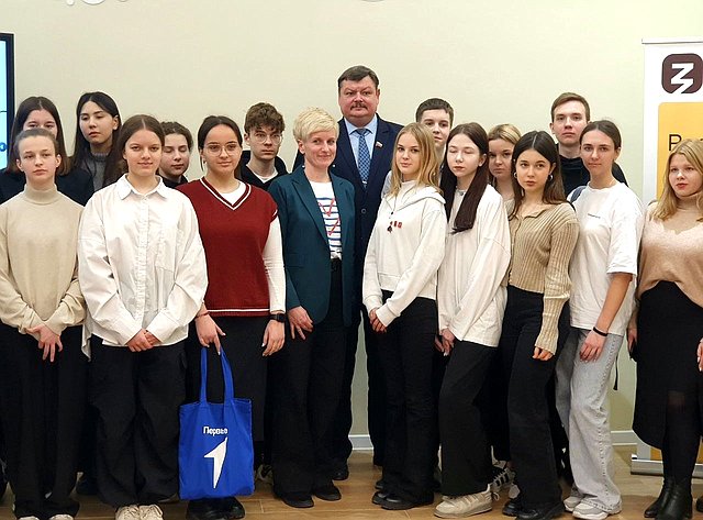 Сергей Колбин провел встречу с молодёжью Севастополя, посвященную 10-летию Русской весны
